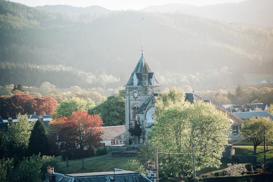 Scotland by Train: Castles, Cities & Culture